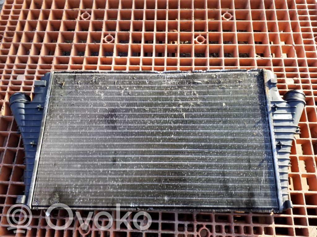 Interkūlerio radiatorius   12765753,989327B