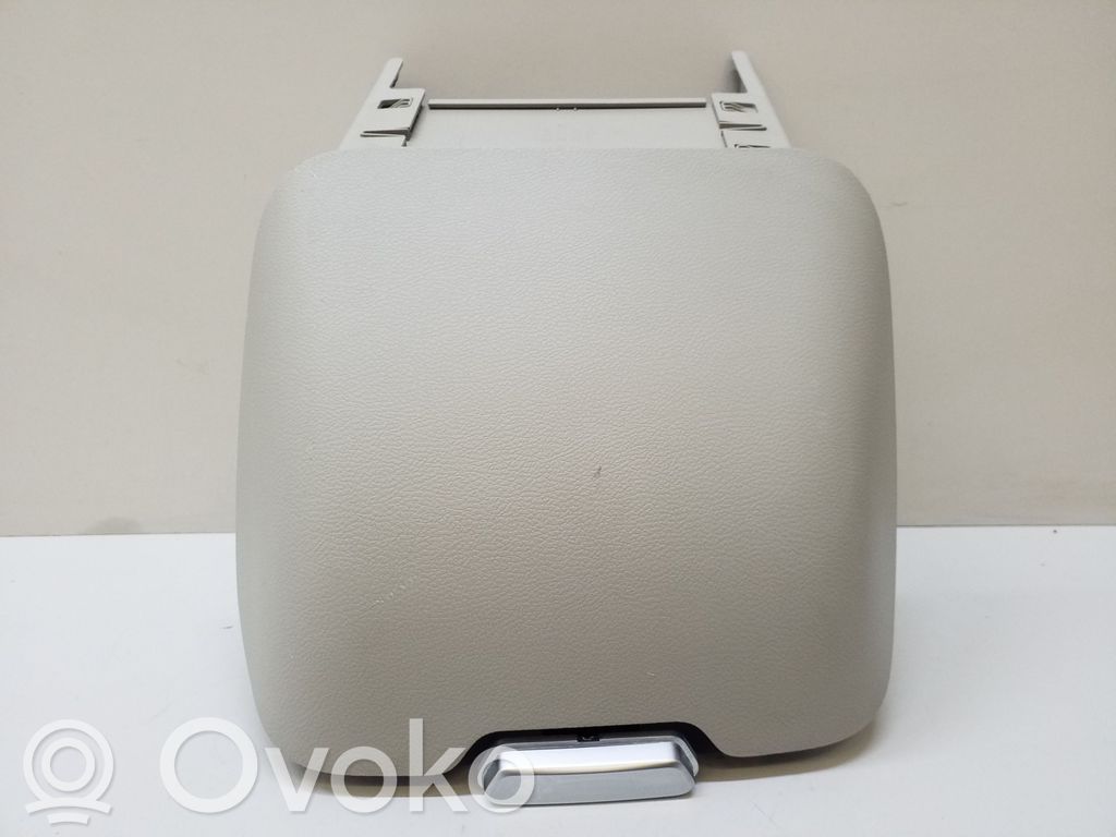 Glove box   5RL361D2AE,5RL36TRMAA,3354346