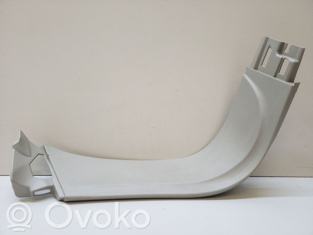 Tailgate trim   5RJ27PD2AE,5RJ27TRMAE