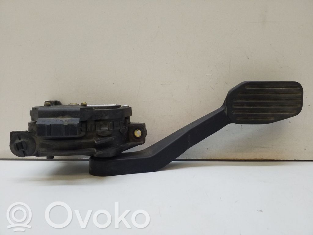 Volvo XC70 Accelerator throttle pedal 