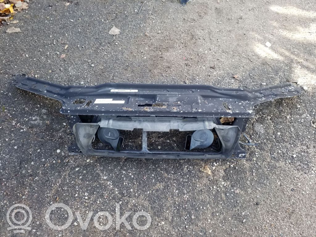 Volvo V70 Panel mocowania chłodnicy / góra 