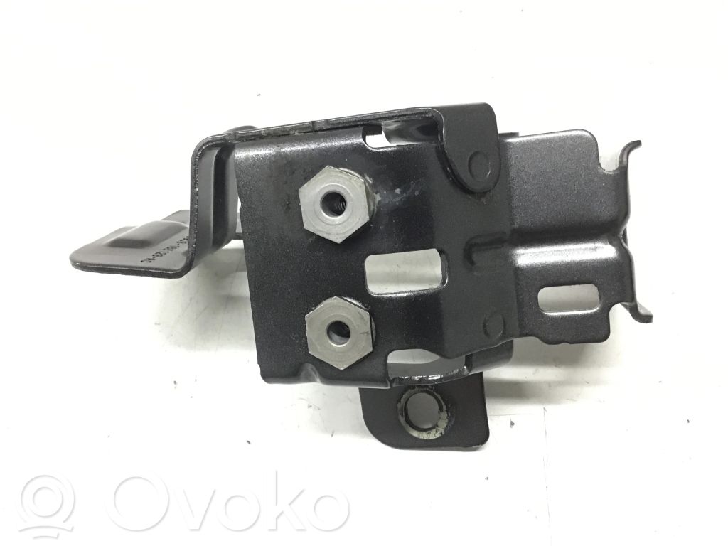 Fender mounting bracket   J9C316E128AC