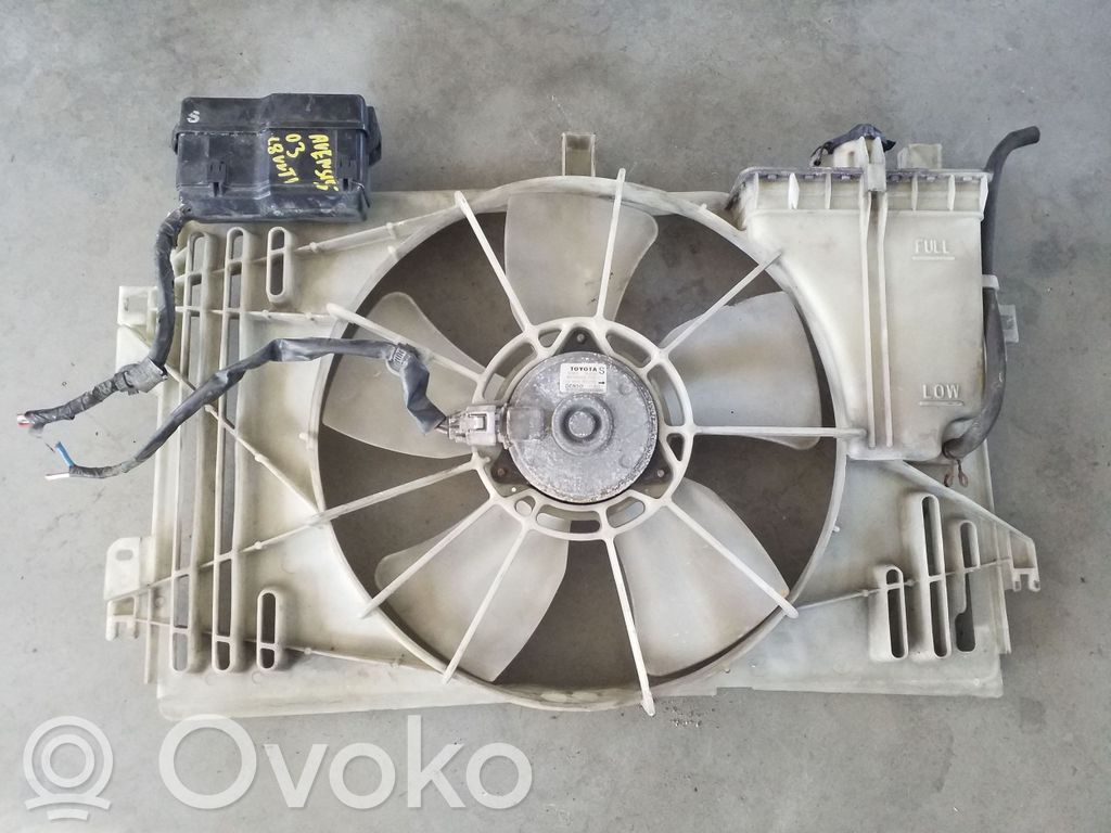 Toyota Avensis T250 Osłona wentylatora chłodnicy 