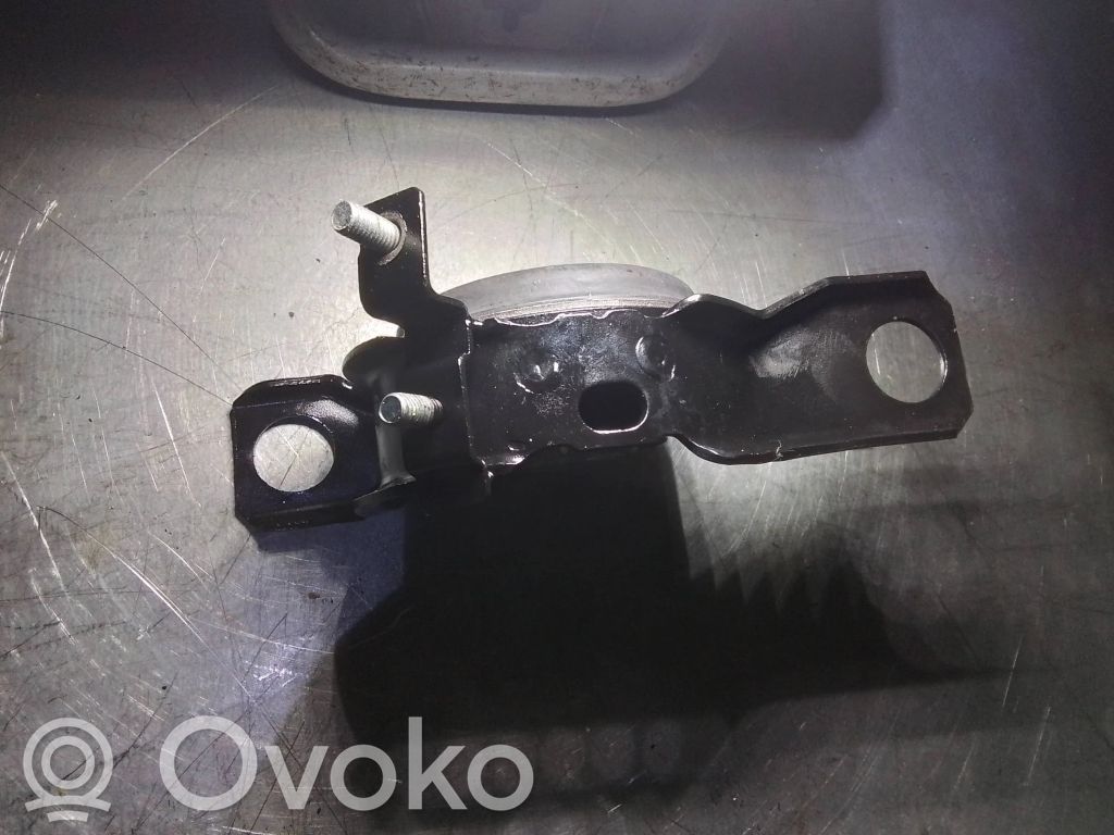 Mitsubishi Outlander Kardāna karājošais gultnis 