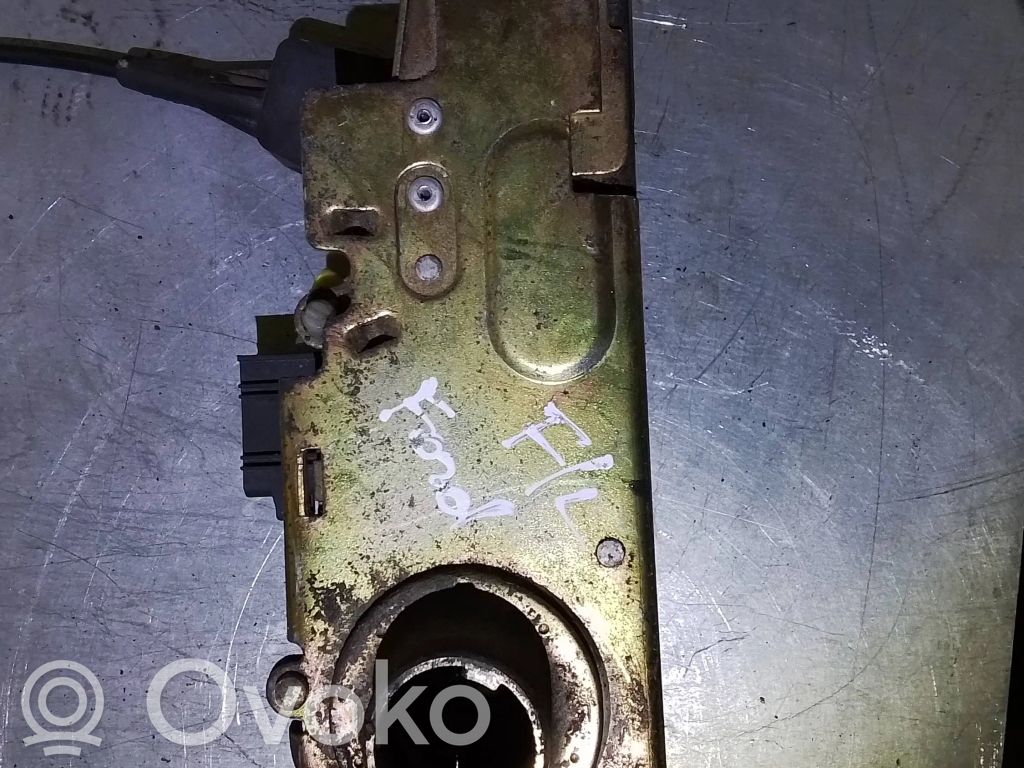 Ford Transit Priekšpusē slēdzene 
