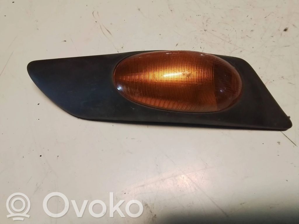 Iveco Daily 30.8 - 9 Frontblinker 