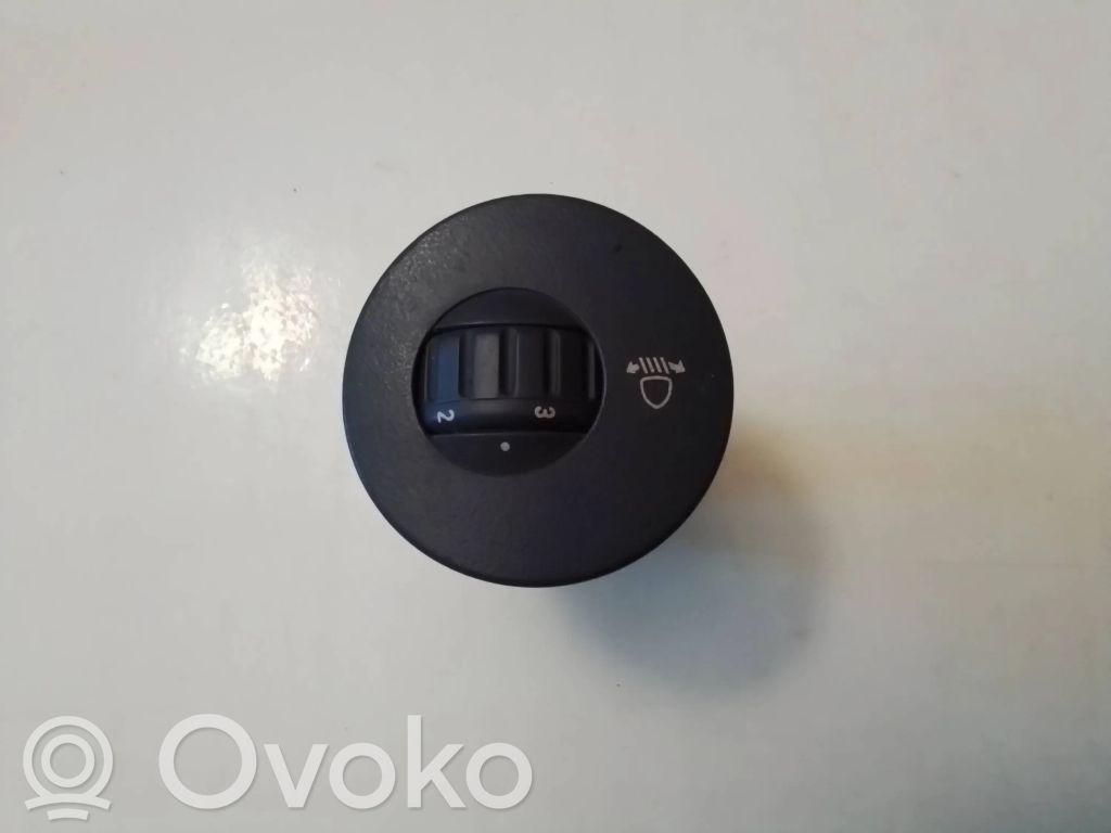 Iveco Daily 35 - 40.10 Headlight level adjustment motor 