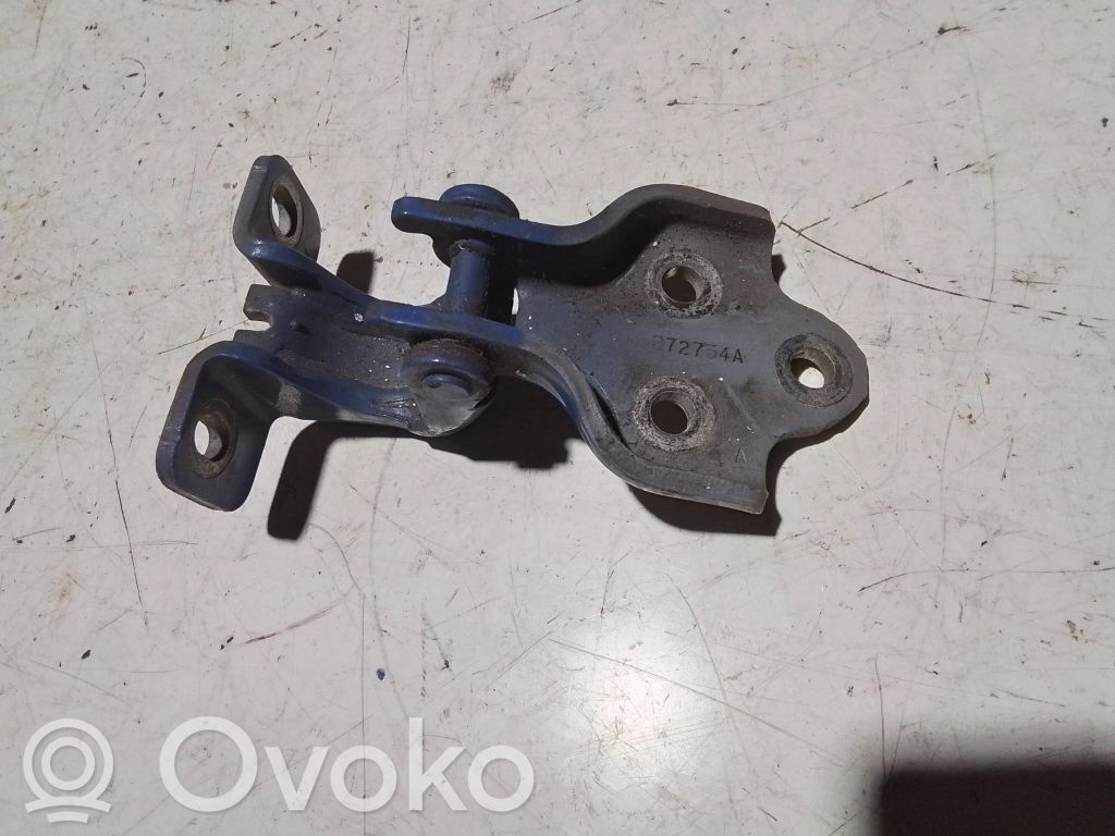 Renault Master II Front door lower hinge 