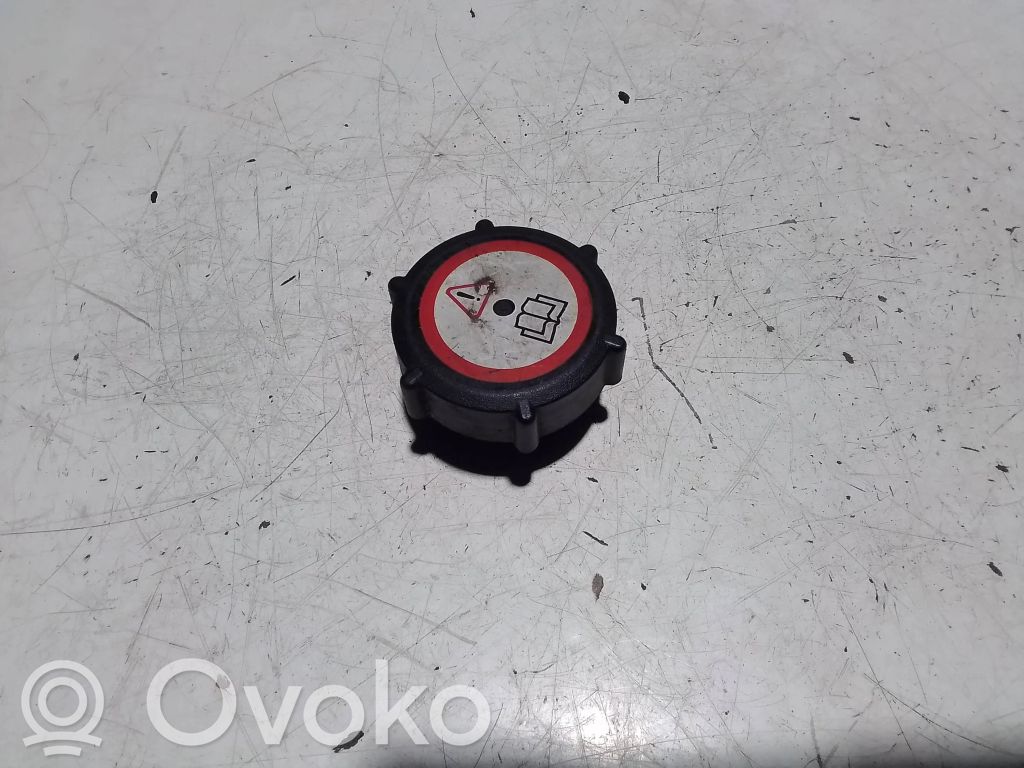 Aušinimo skysčio išsiplėtimo bakelio dangtelis   95VB8100AE