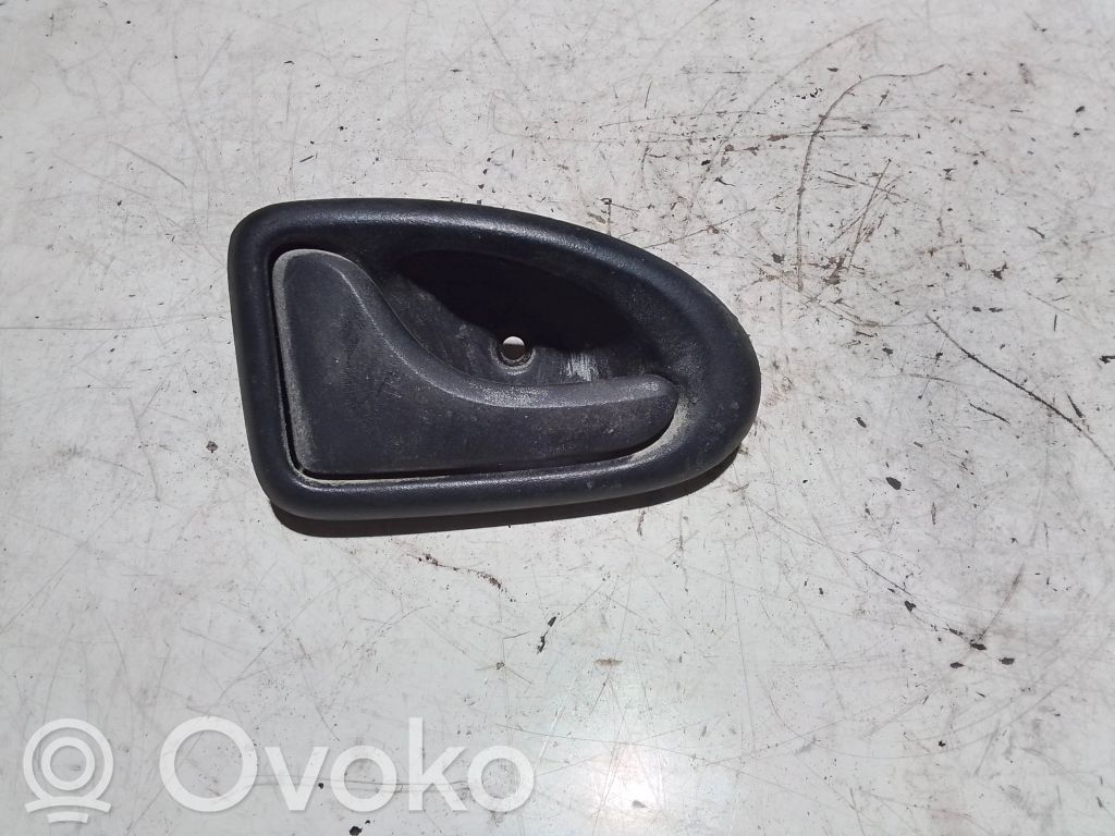 Iveco Daily 30.8 - 9 Manecilla interna puerta delantera 