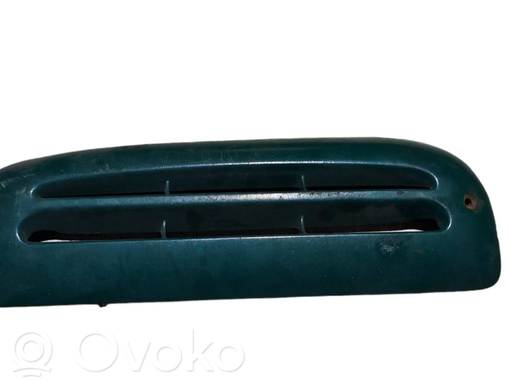 Quarter panel pressure vent   95VBV280B85