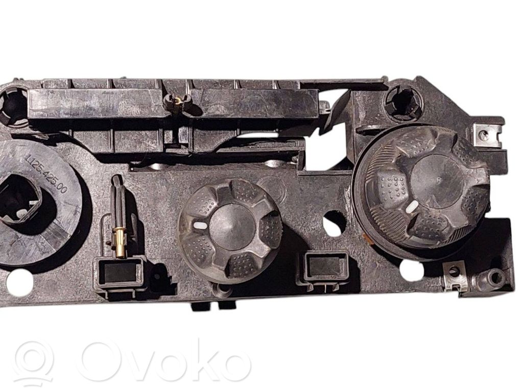 Iveco Daily 35.8 - 9 Climate control unit 