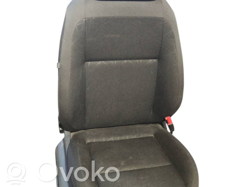 Skoda Fabia Mk2 (5J) Etumatkustajan istuin 