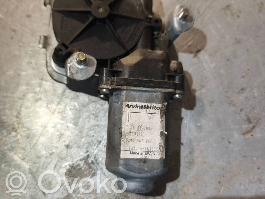 Renault Master II Front door window regulator with motor 
