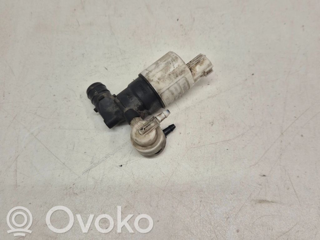 Volvo V60 Windscreen/windshield washer pump 