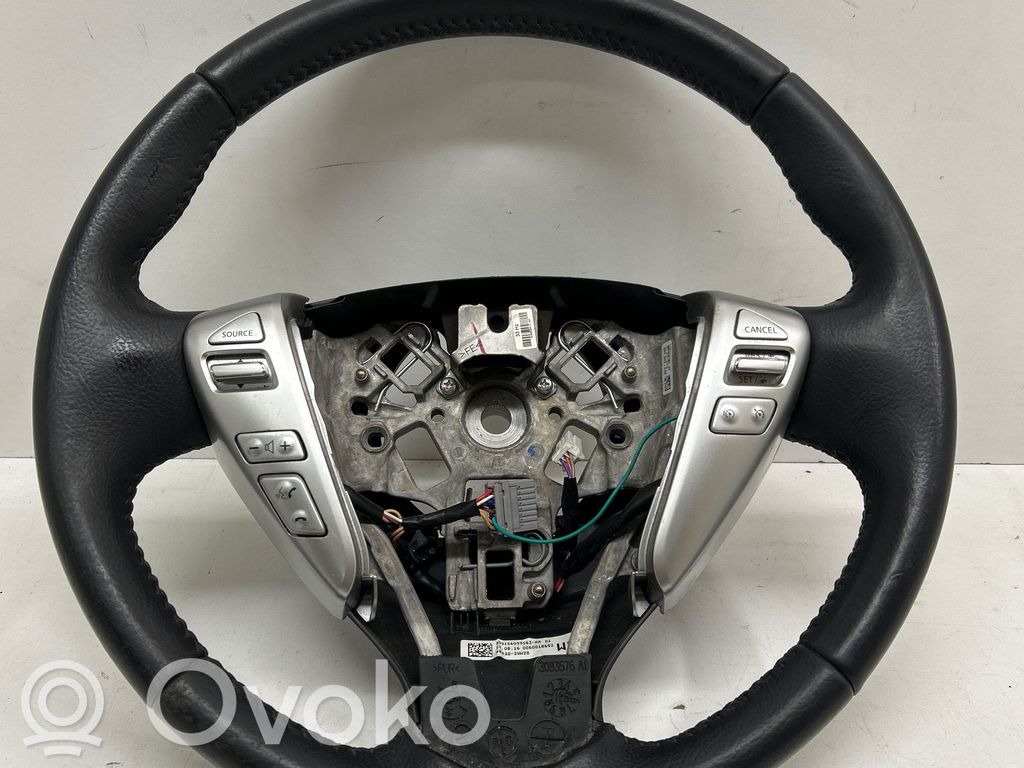 Steering wheel   3083576A1,0060018653,300566099563AA