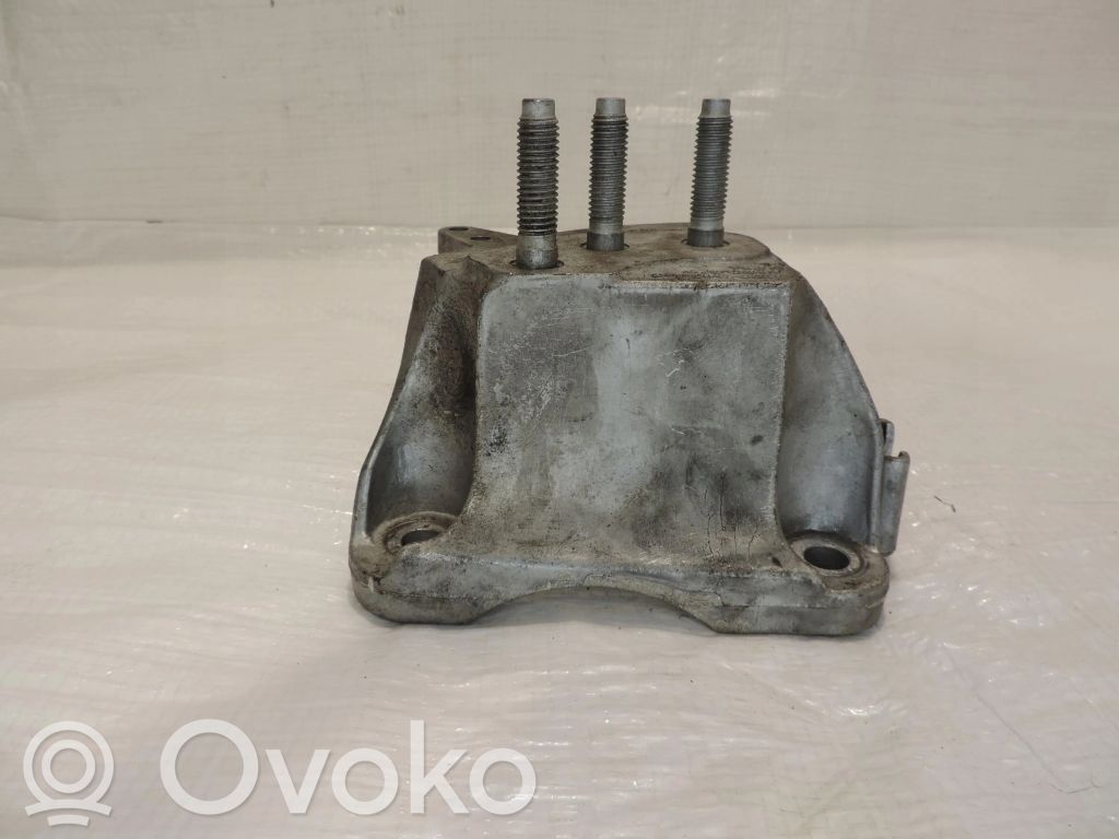 Ford Fiesta Gearbox mounting bracket 