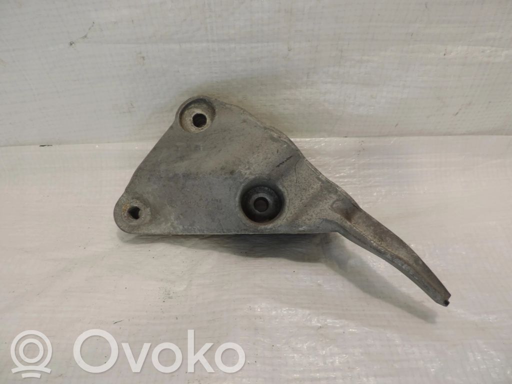 Opel Astra J Engine mounting bracket 