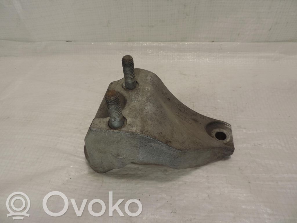 Ford Fiesta Gearbox mounting bracket 
