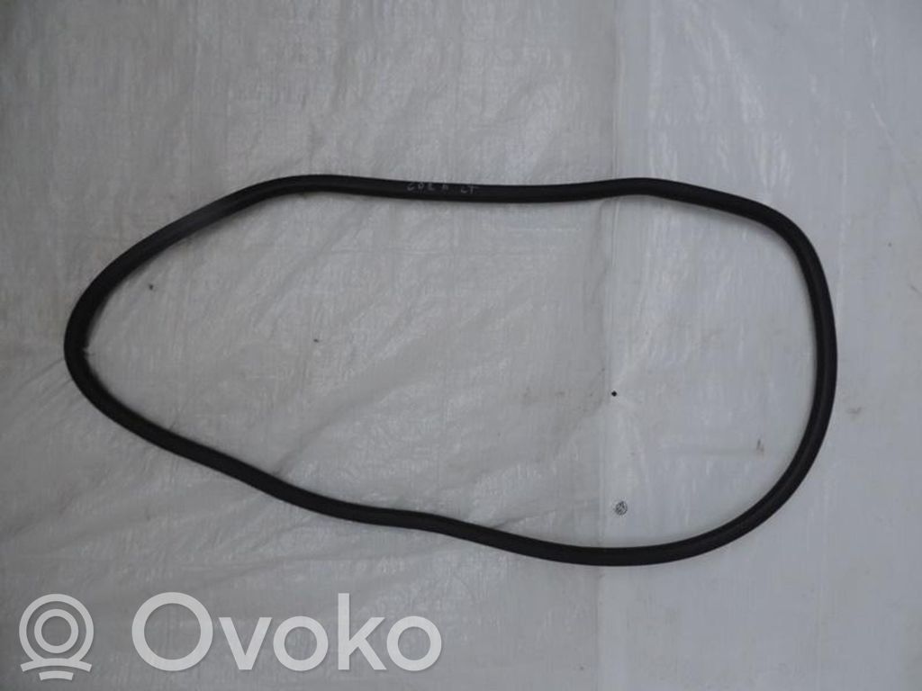 Opel Corsa F Apdares gumija (uz aizmugurē durvīm) 