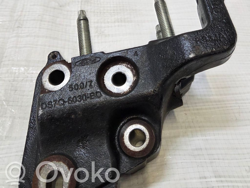 Ford Mondeo MK V Engine mount bracket 