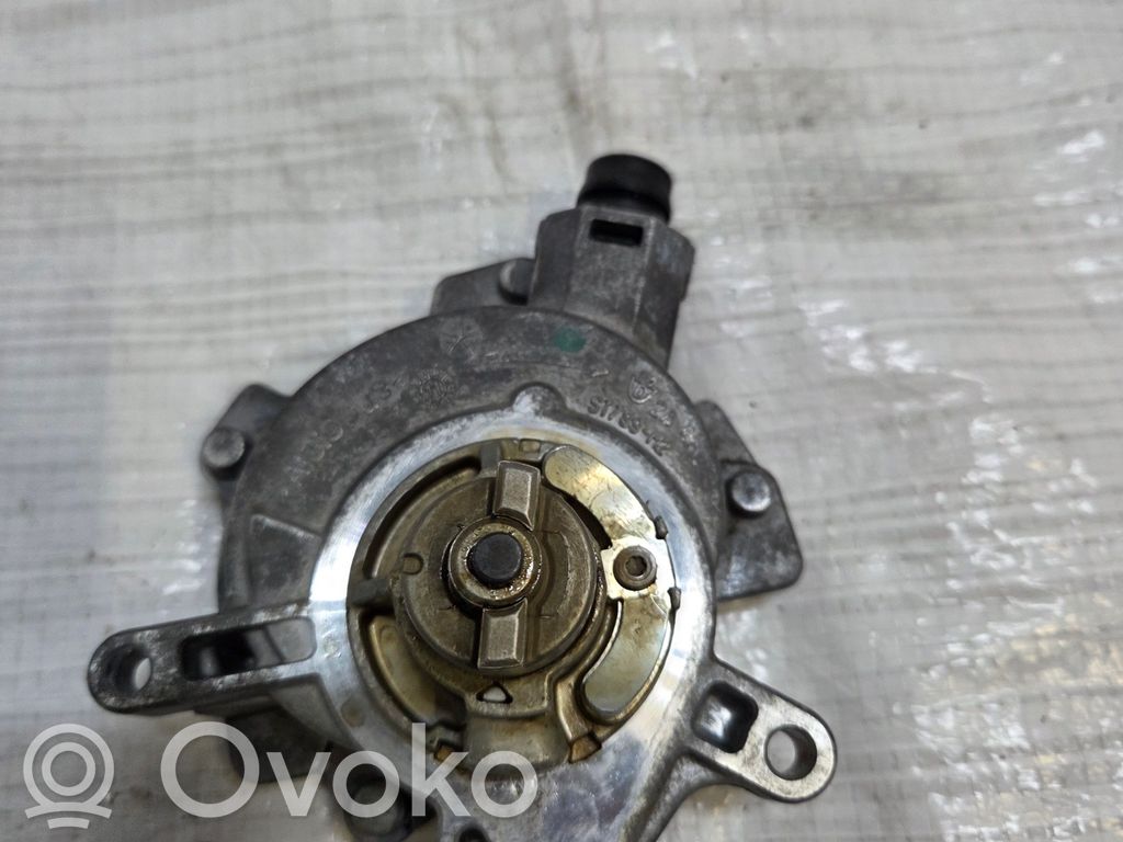 Ford Focus Vacuum pump 