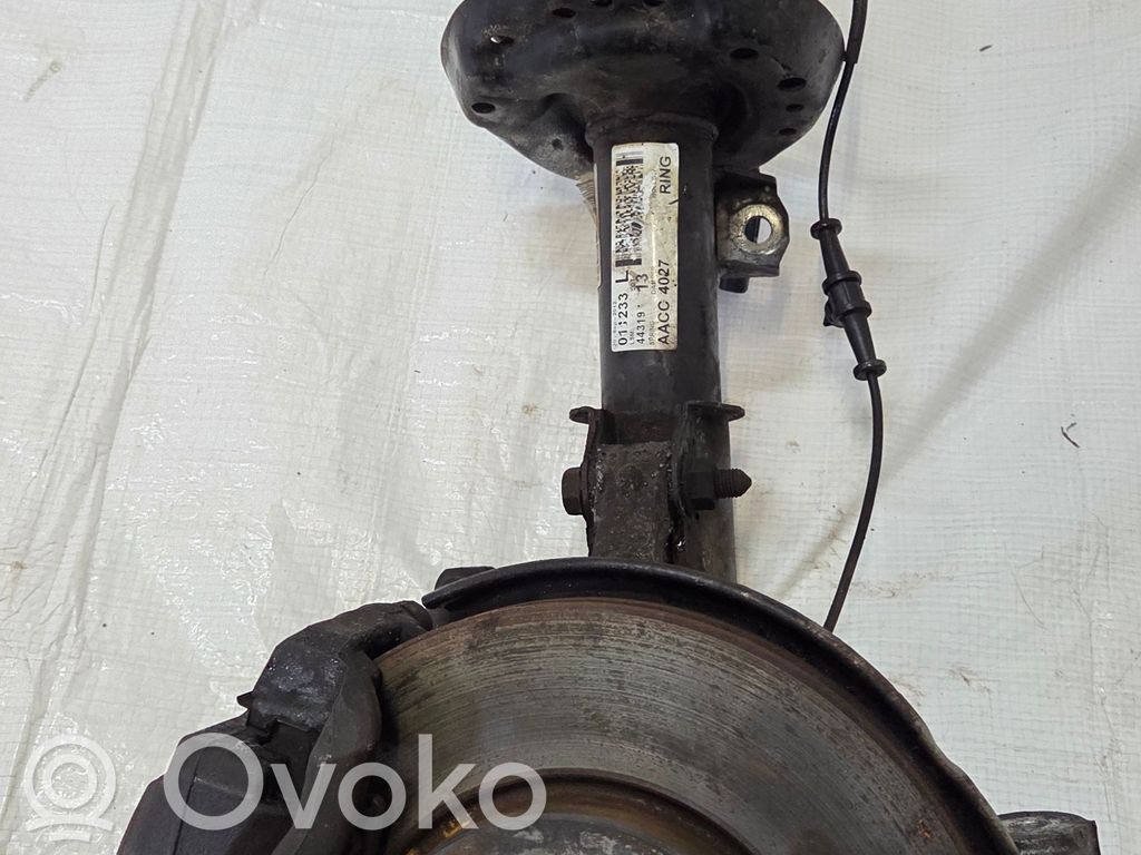 Opel Astra J Zwrotnica koła przedniego 