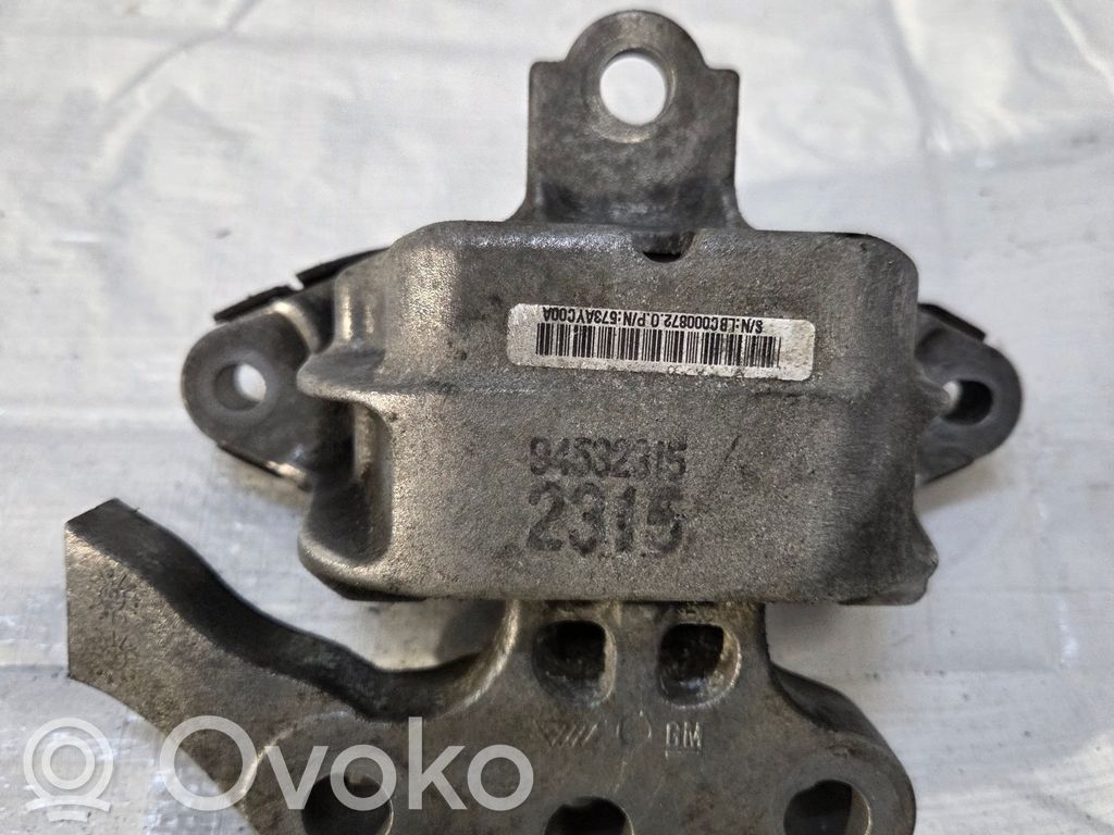 Opel Mokka Engine mounting bracket 