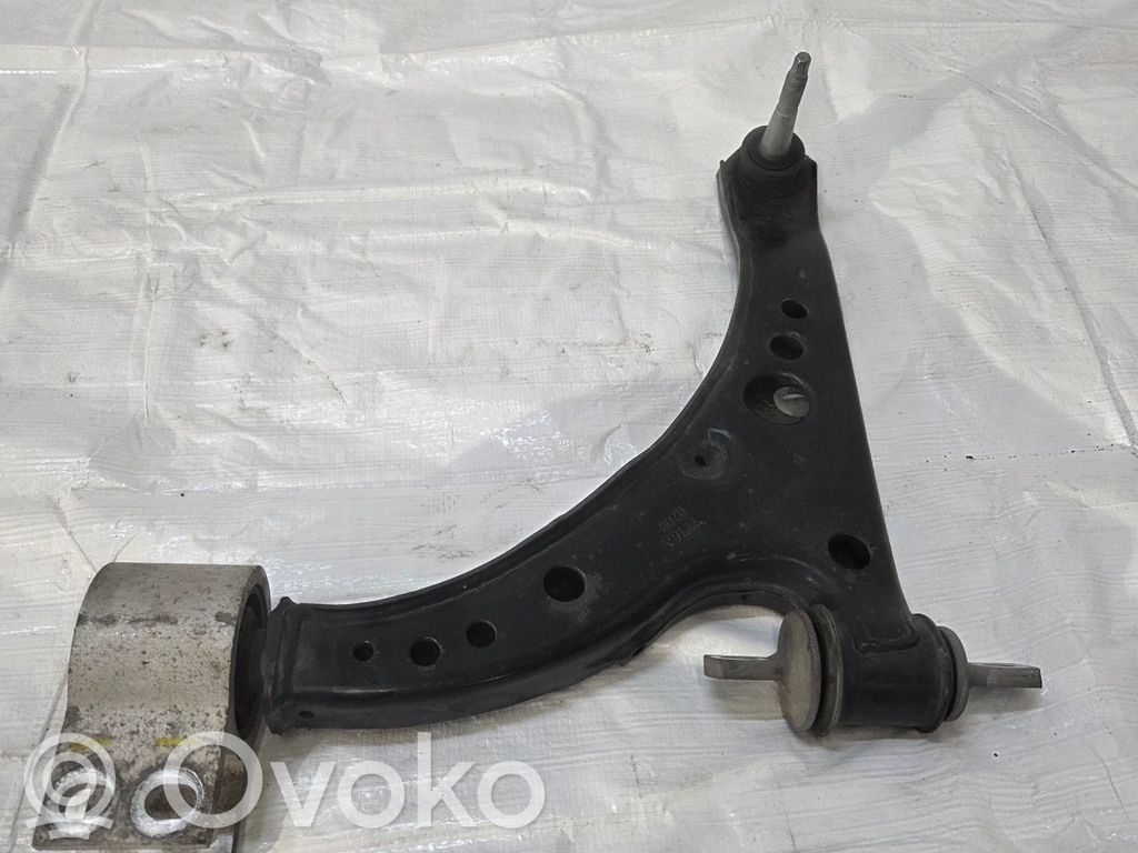 Opel Astra K Рычаг 