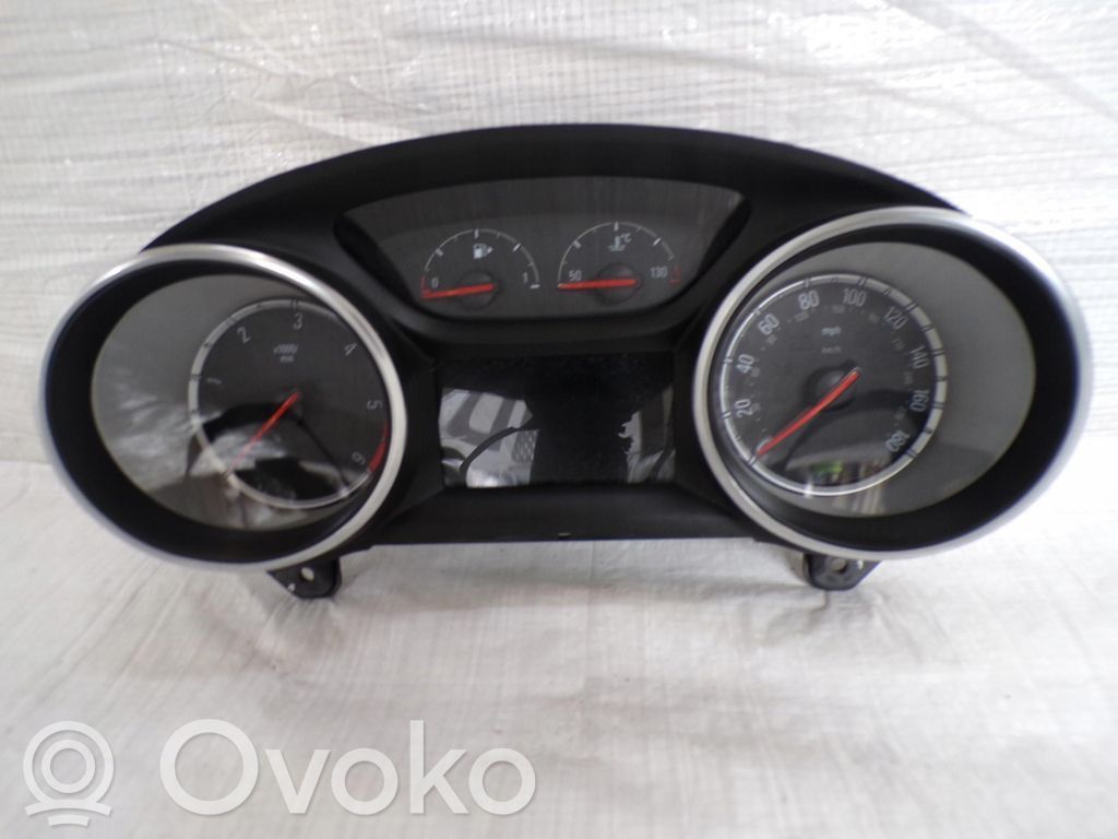 Opel Insignia B Speedometer (instrument cluster) 