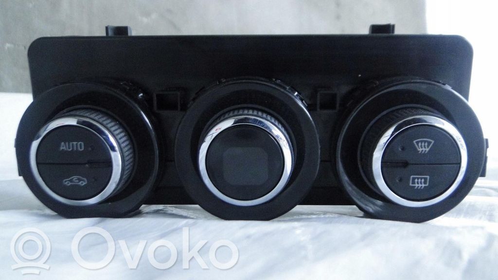 Opel Adam Climate control unit 