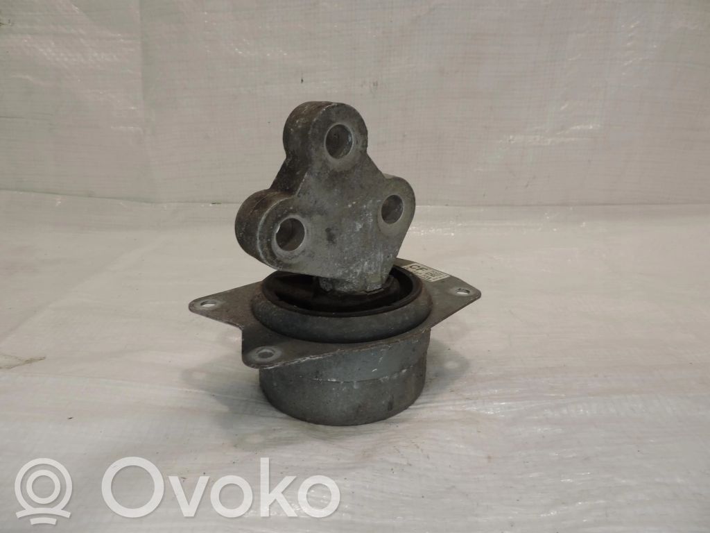 Opel Insignia A Gearbox mounting bracket 