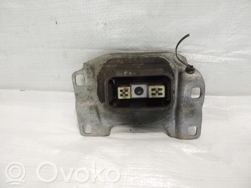 Ford Focus Engine mount vacuum valve 