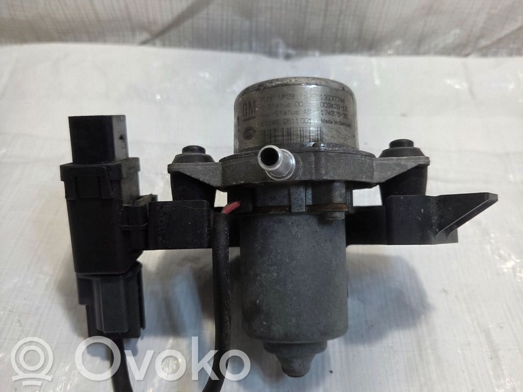Opel Meriva B Vacuum pump 