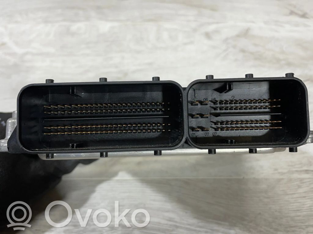 BMW X3 E83 Variklio valdymo blokas 