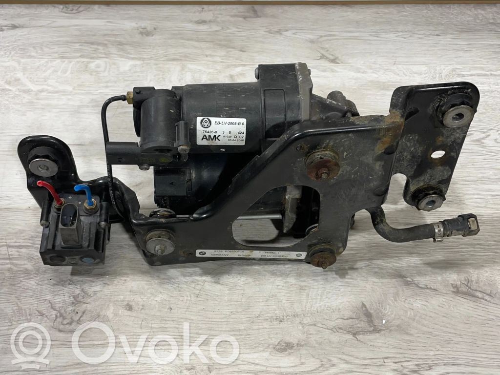 BMW X5 E70 Кронштейн пневматического воздушного компрессора 