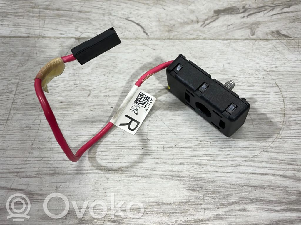 Tesla Model 3 Aerial antenna amplifier 