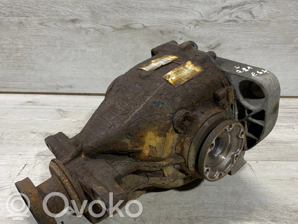 BMW 7 E65 E66 Galinis reduktorius 