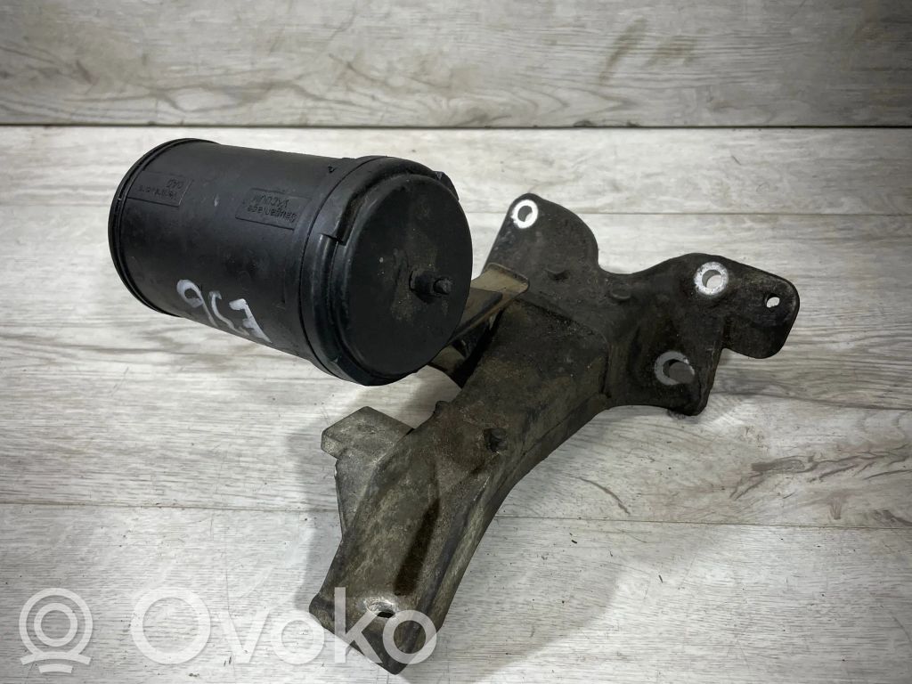 BMW 3 E36 Engine mounting bracket 