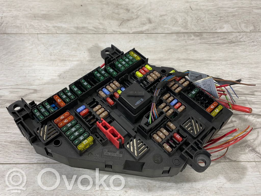BMW 7 F01 F02 F03 F04 Saugiklių blokas 