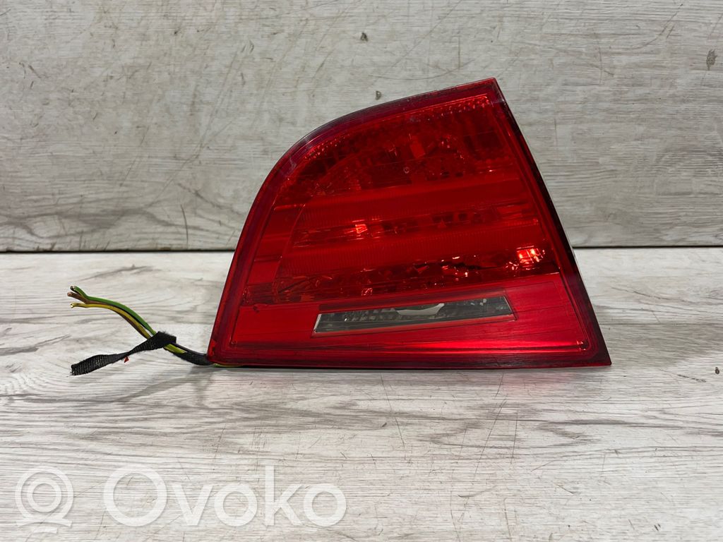BMW 3 E90 E91 Aizmugurējais lukturis pārsegā 