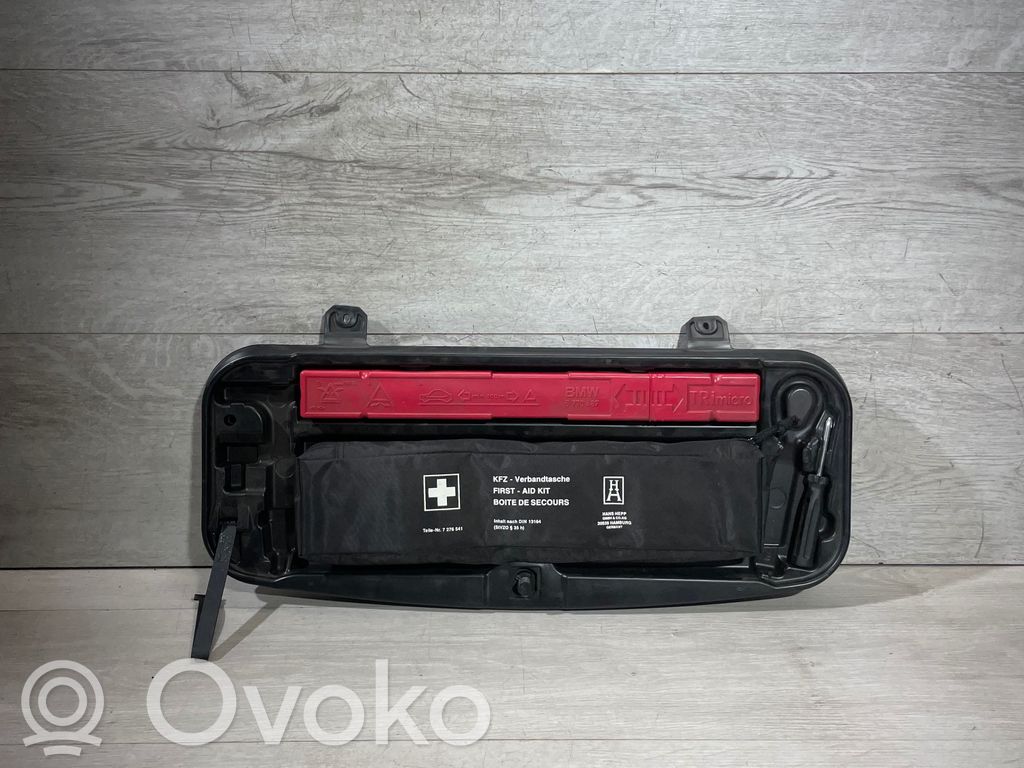 BMW 5 F10 F11 Instrumentu kaste 