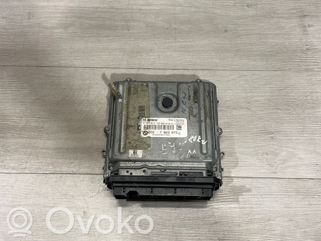 BMW 3 E90 E91 Variklio valdymo blokas 