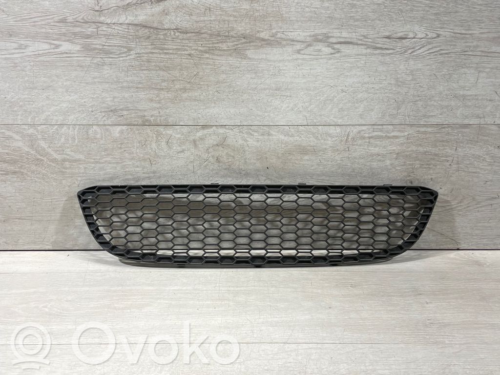 Front bumper lower grill   7906809