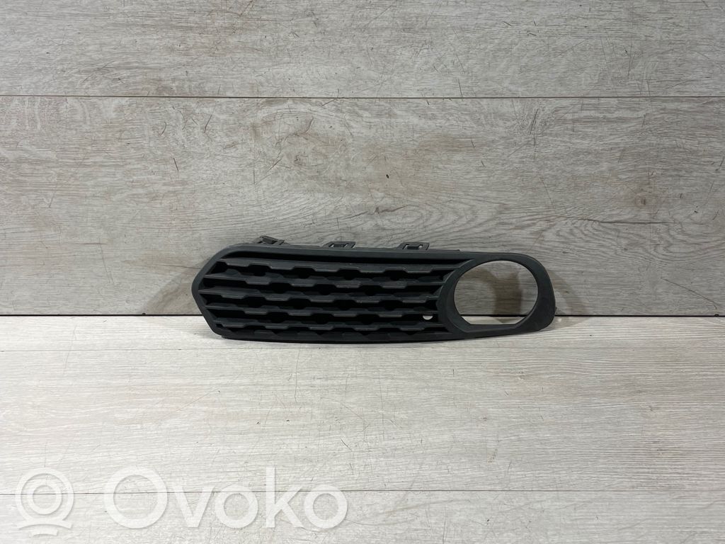 BMW 1 F20 F21 Pretmiglas luktura dekoratīvais režģis 