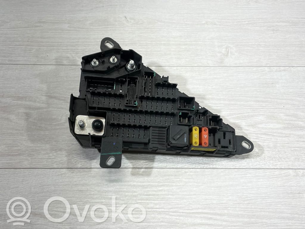 BMW 5 E60 E61 Fuse module 