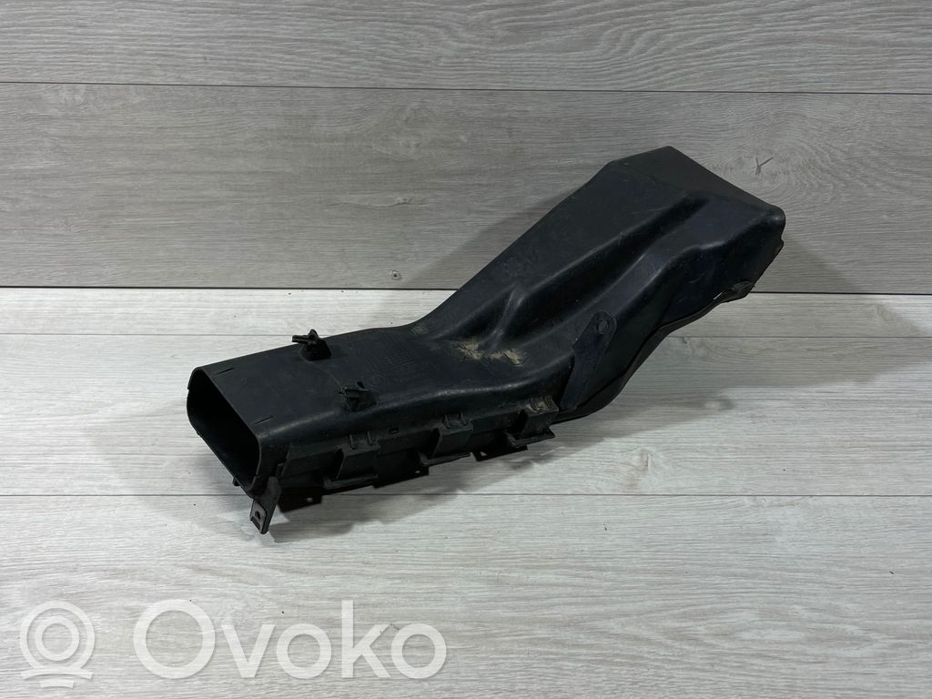 BMW 3 E92 E93 Oro paėmimo kanalo detalė (-ės) 