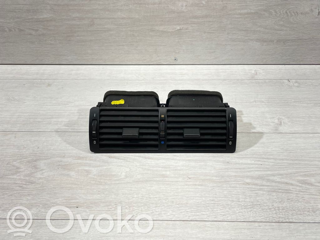 BMW 5 E39 Centrinės oro grotelės 