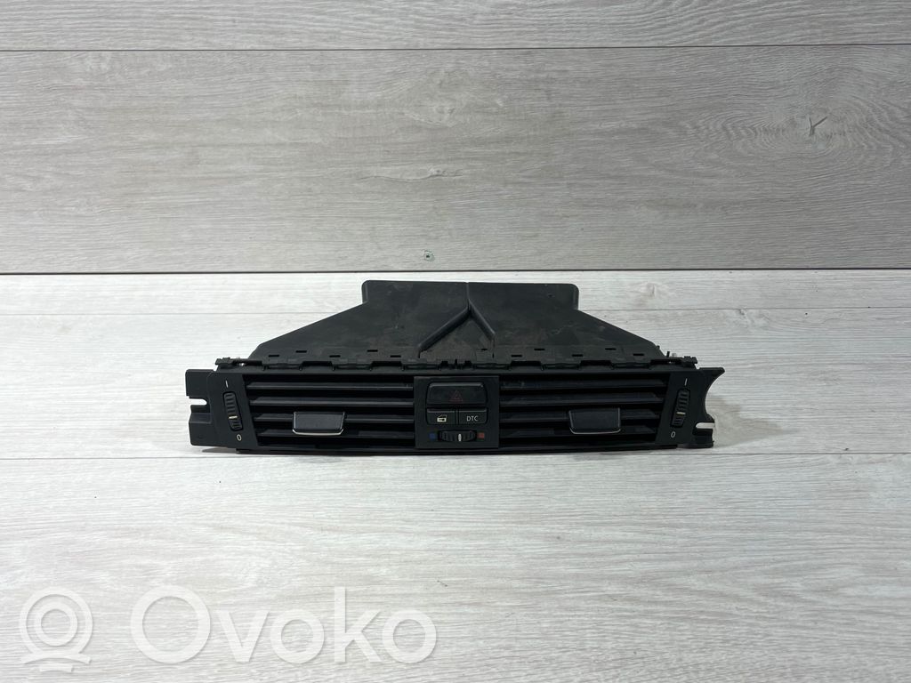 BMW 3 E90 E91 Dysze / Kratki środkowego nawiewu deski rozdzielczej 