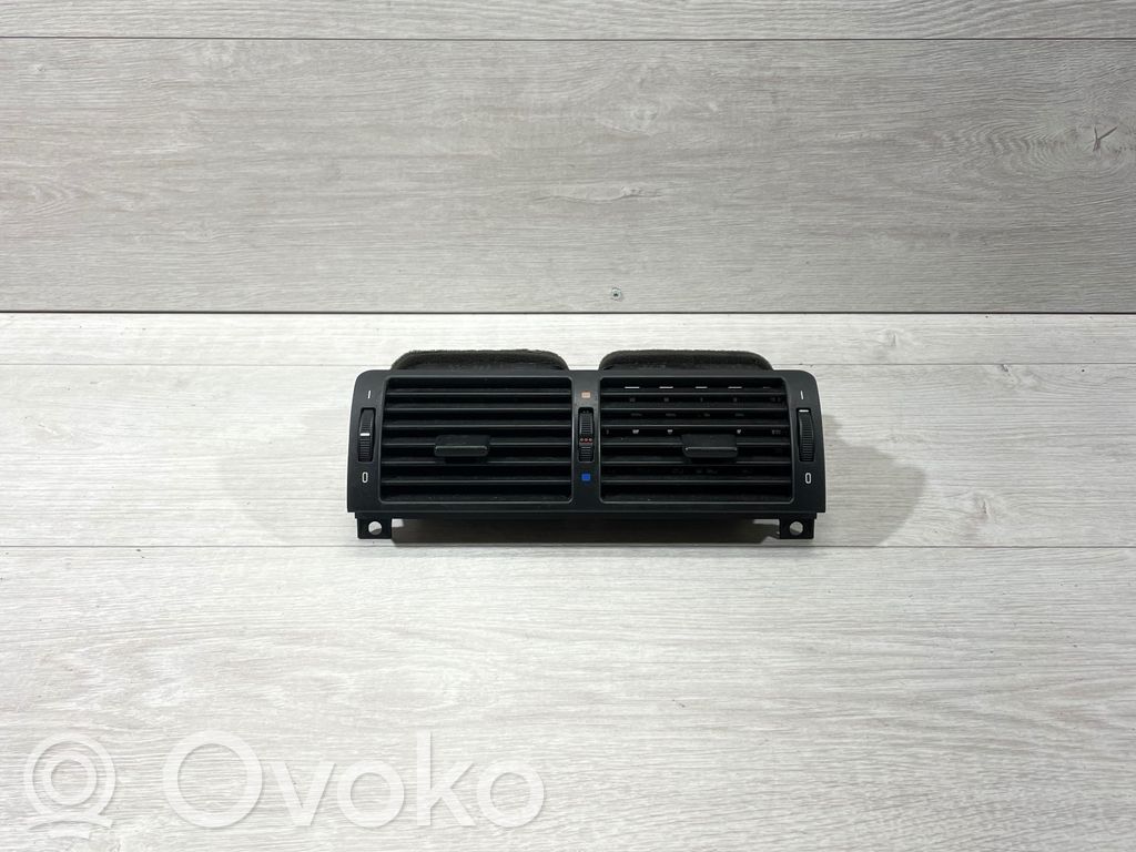 BMW 3 E46 Centrinės oro grotelės 
